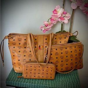MCM TAN LOGO LARGE TOTE HANDBAGS SET